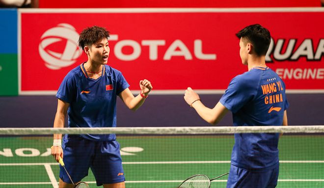 韩国队逆转印尼队,黄鸭组合统治全场 韩国队逆转印尼队,黄鸭组合统治全场