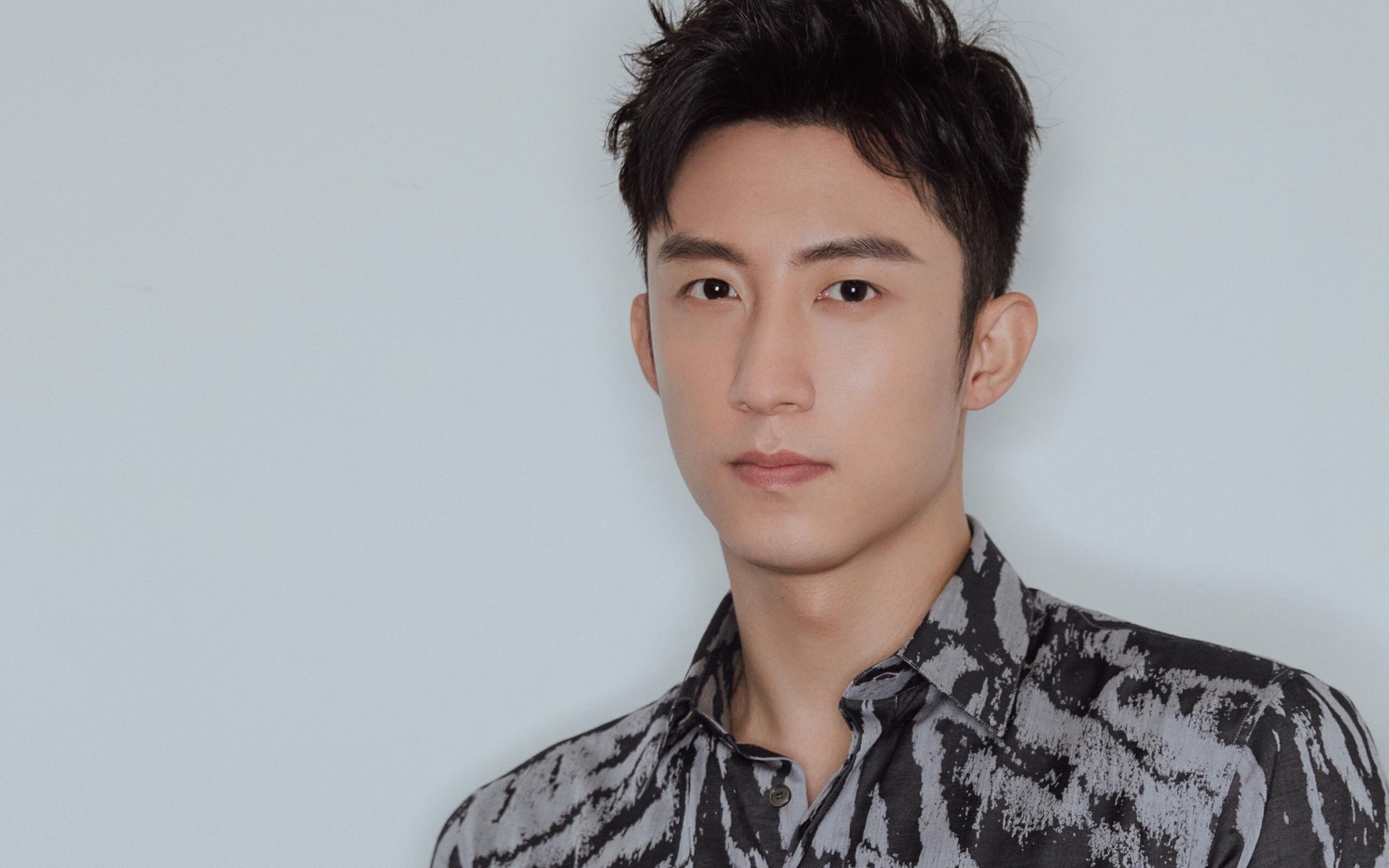 扳机扣下时，在刀刃上完成的人生转折