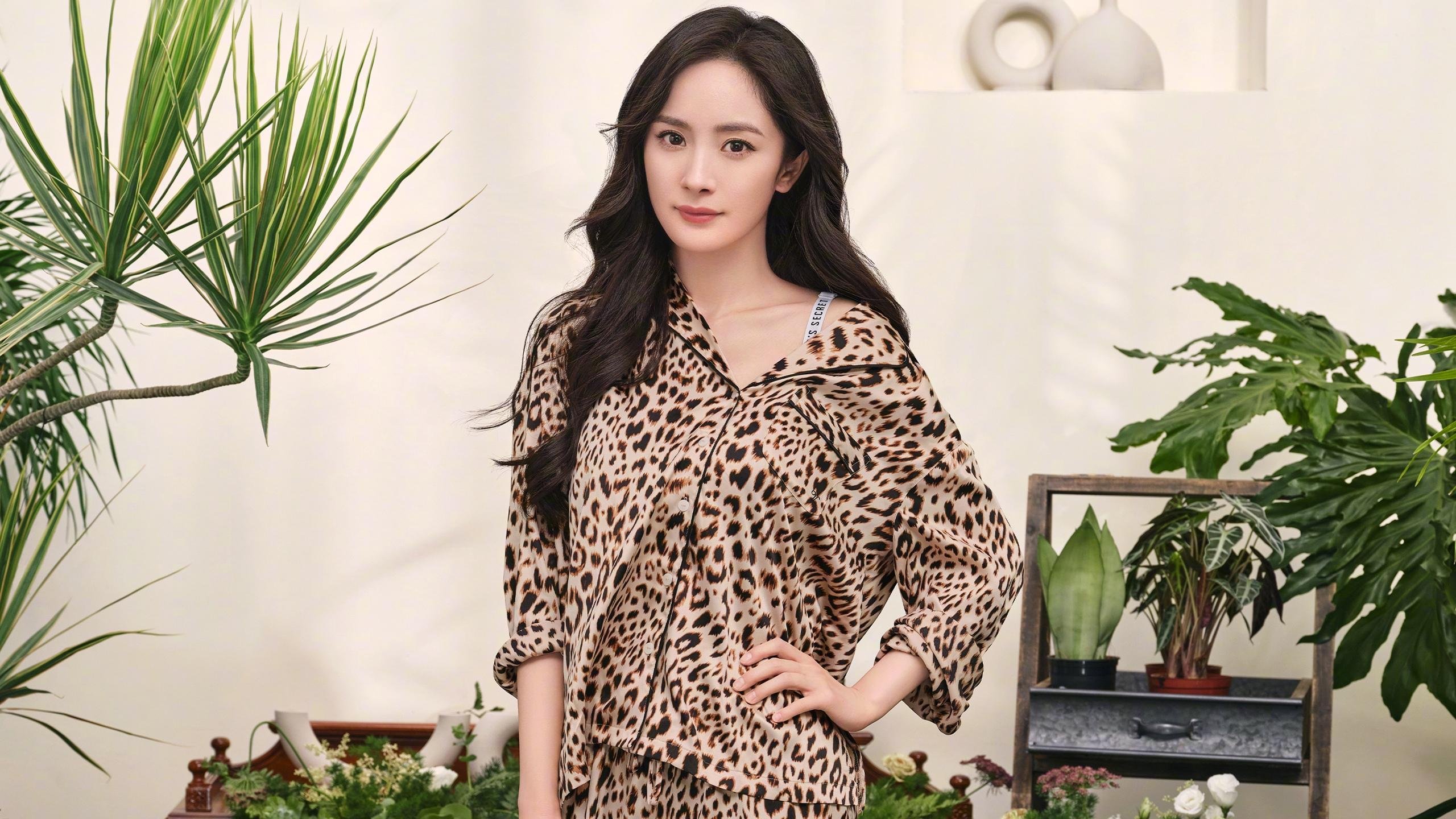 赛道与球场的交汇，东契奇在F1之夜扛起独行侠前行的引擎轰鸣