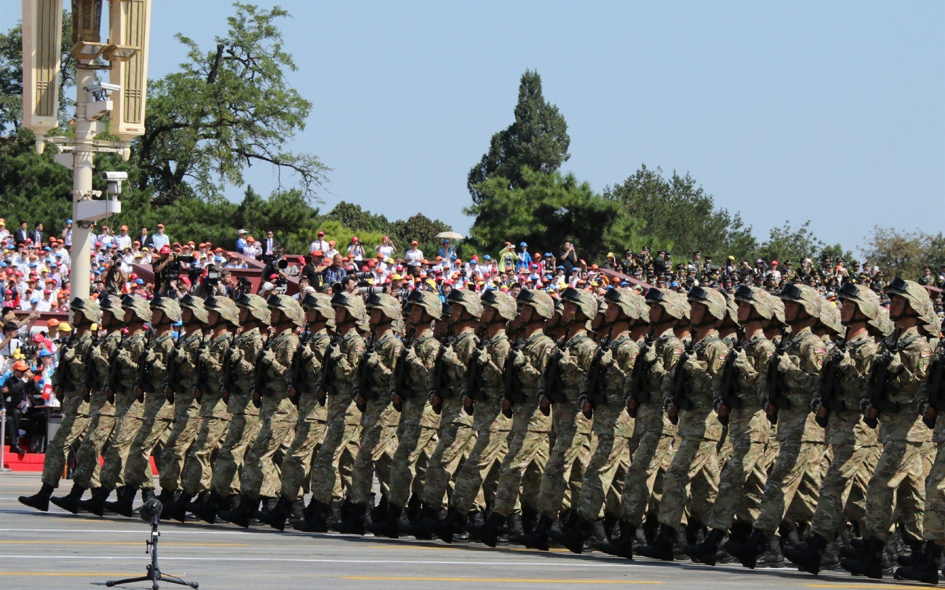 绿茵场的双重奏，西班牙的集体风暴与内马尔的个人圣殿
