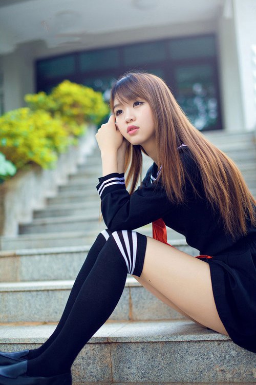 我来扩展思维,提供几个具有不同角度和深度的标题,并选择其中一个撰写全文